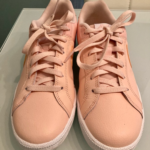 Nike Court Royale Size 9 Shoes in Washed Coral (Light Pink) Like New